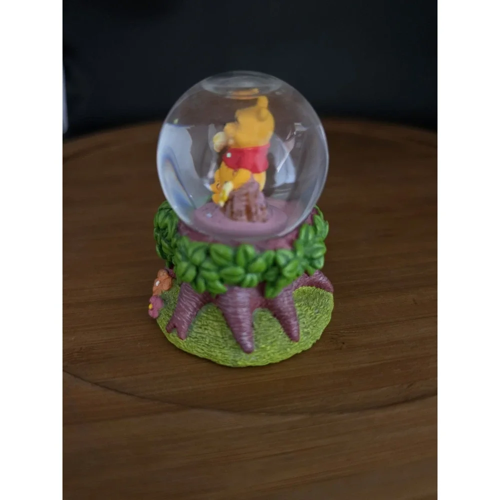 Vintage Disney Winnie The Pooh With Honey on Hands‎ Mini Snow Globe